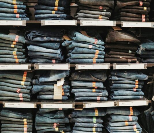 Rayonnage léger : le guide sur ce type de stockage