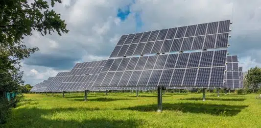 Installer un hangar photovoltaïque, c'est une solution économique 
